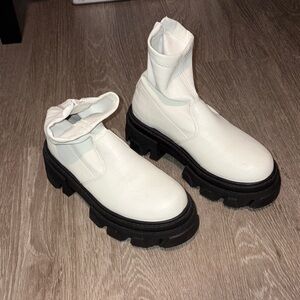 TOPSHOP Chunky Sole Booties